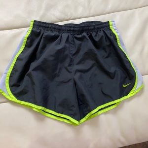 Nike running shorts girls XL